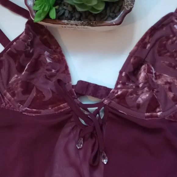 Victoria Secret night gown - Picture 4 of 11